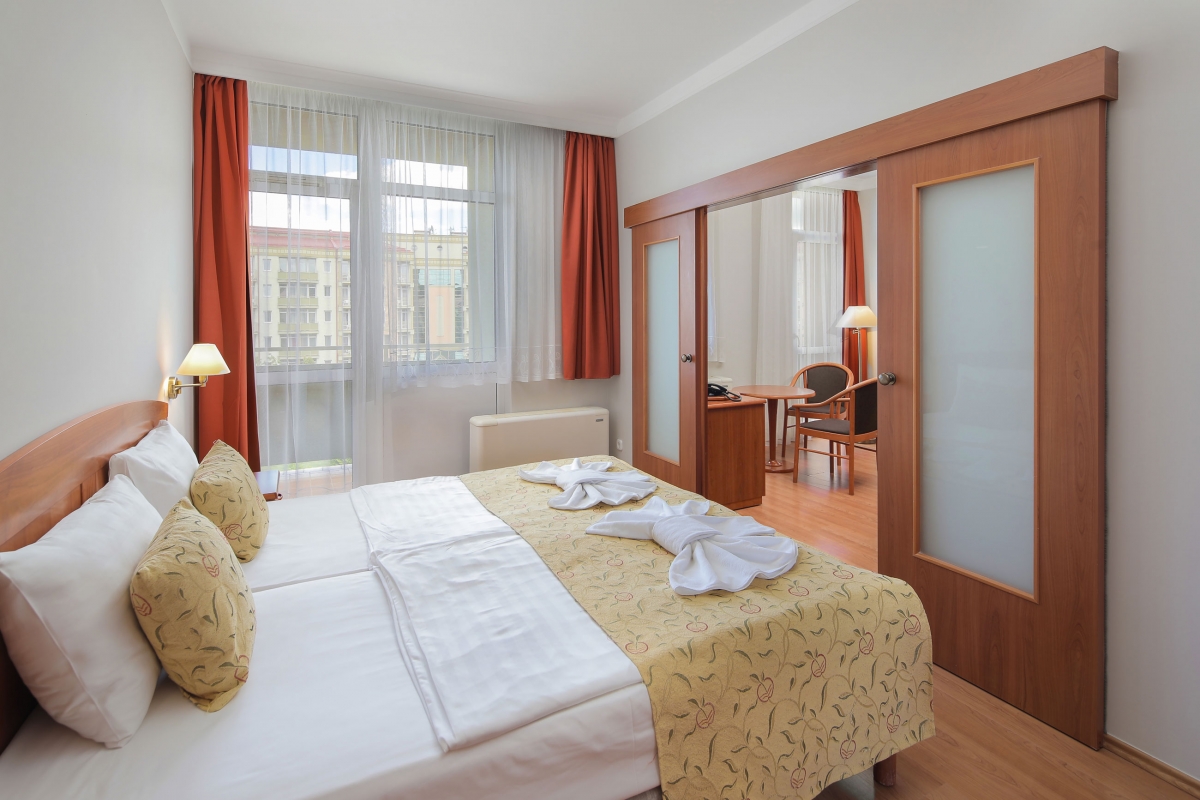 Hotel Karos Spa - Kontakt szoba